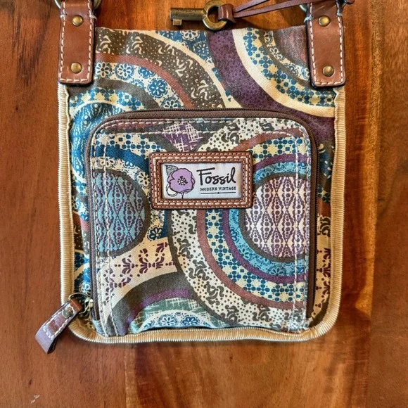 Fossil Modern Vintage Women's Boho Crossbody Bag. - Picture 6 of 7